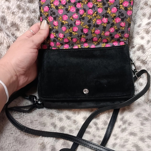 Black Quilted Crossbody Bag By Vera Bradley - Picture 3 of 6